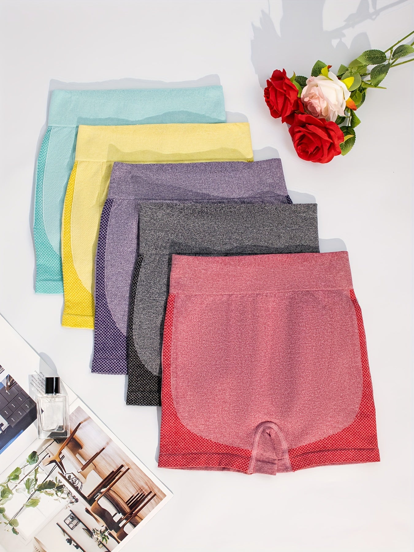 Five seamless high-waisted shorts that lift the hips and tighten the tummy, perfect for sports and fitness. Quick-drying and comfortable for a fashionable body fit. Suitable for women's