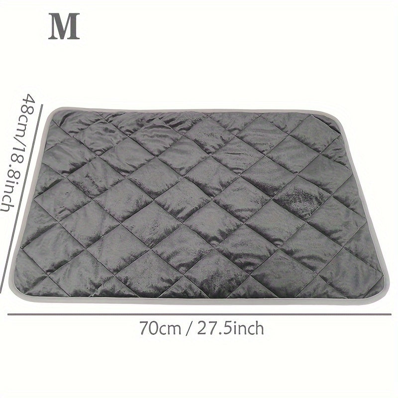 Self-warming pet mat for dogs and cats, with diamond pattern and anti-slip features, suitable for small to large breeds. Ideal for indoor/outdoor use in autumn and winter, washable.