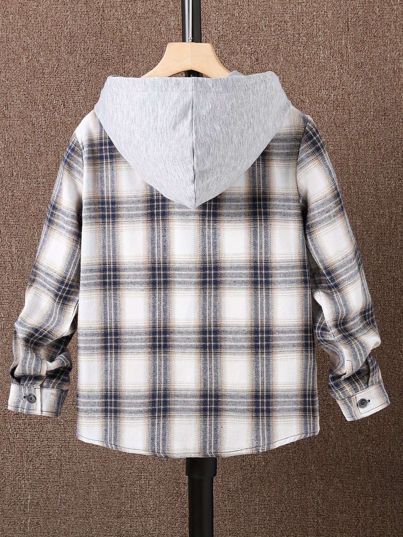 Plaid hooded shirt for boys in cozy knit fabric with pockets, regular fit and slight stretch, perfect for fall/winter season.