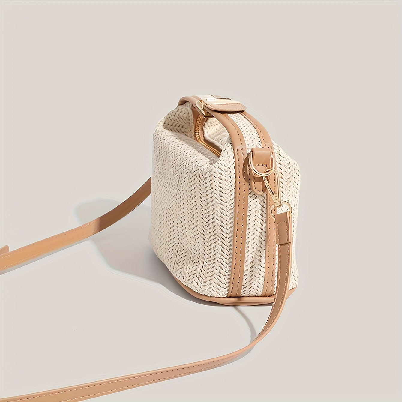 Stylish rattan crossbody bags for beach vacations. Lightweight and trendy, perfect for summer.