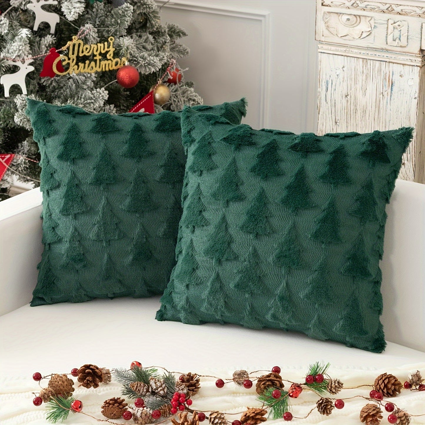 Festive Christmas tree pillow cover made of soft plush faux fur jacquard, 45.72x45.72 cm with zippered closure. Machine washable, perfect for holiday and winter home decor.