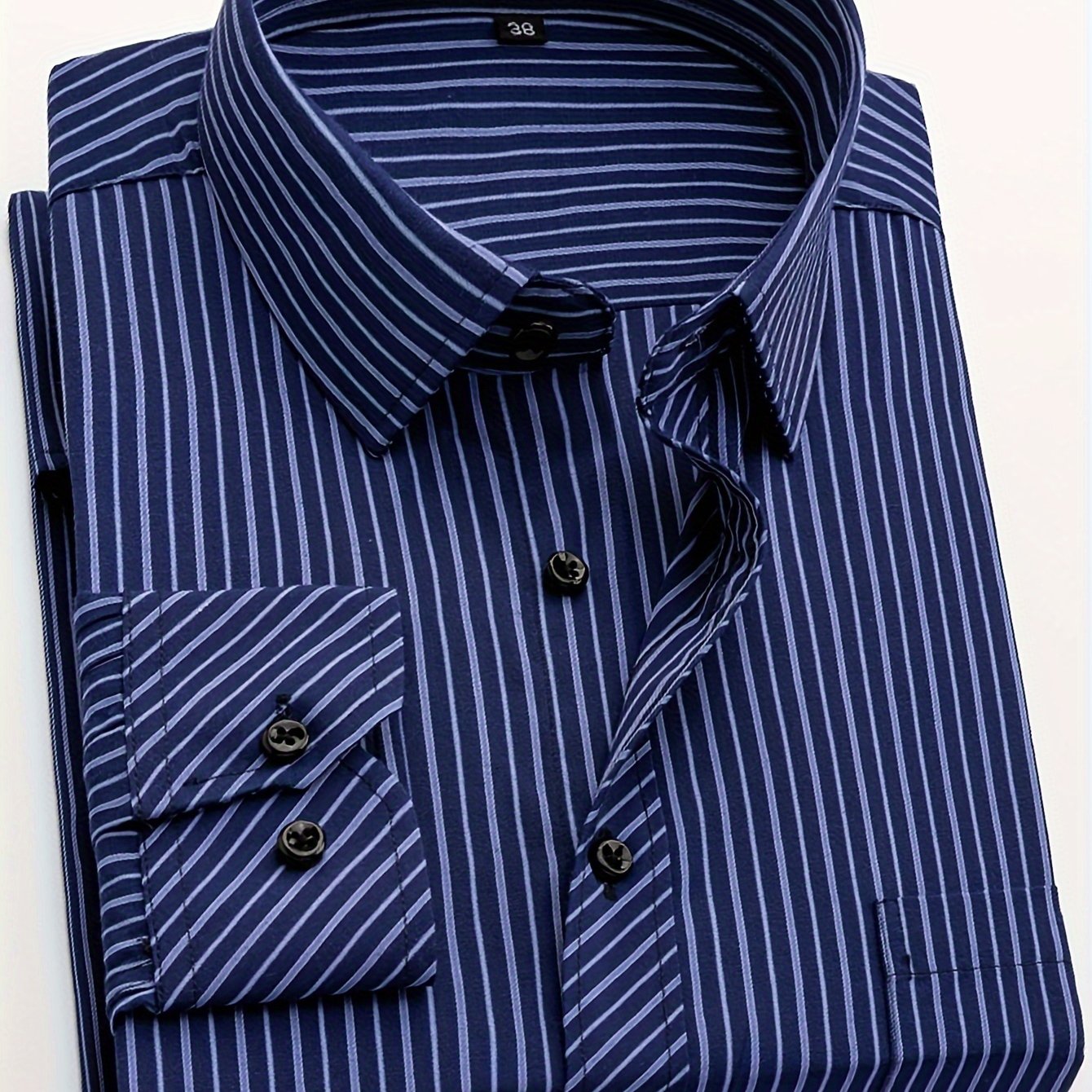 Business casual men's long-sleeve striped shirt with buttons