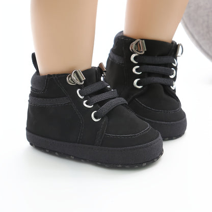 Boots for boys and girls, soft bottom first step shoes, neutral style, for newborns up to 18 months.