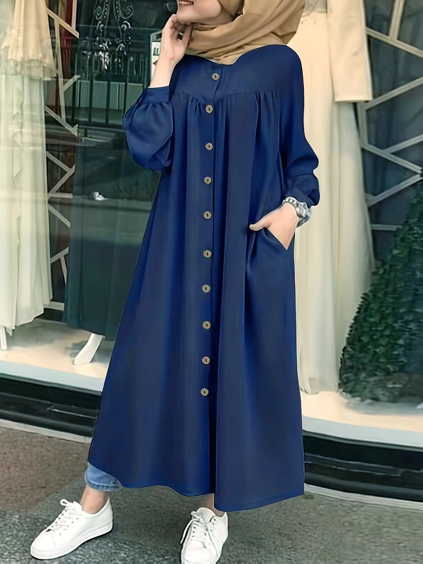 Casual Middle Eastern long dress with open stand-up collar.