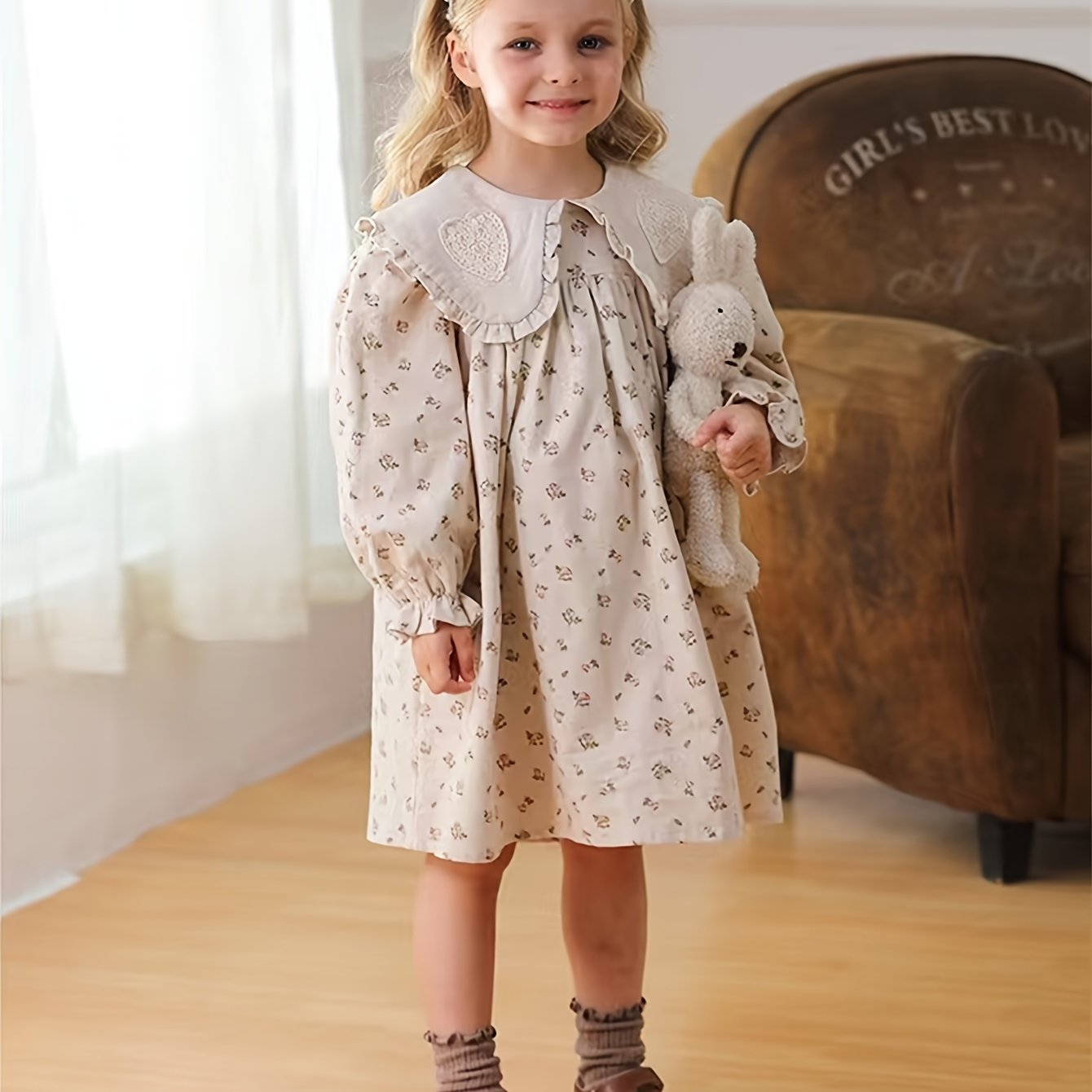 Girls' knee-length dress with lace trim and ruffle hem