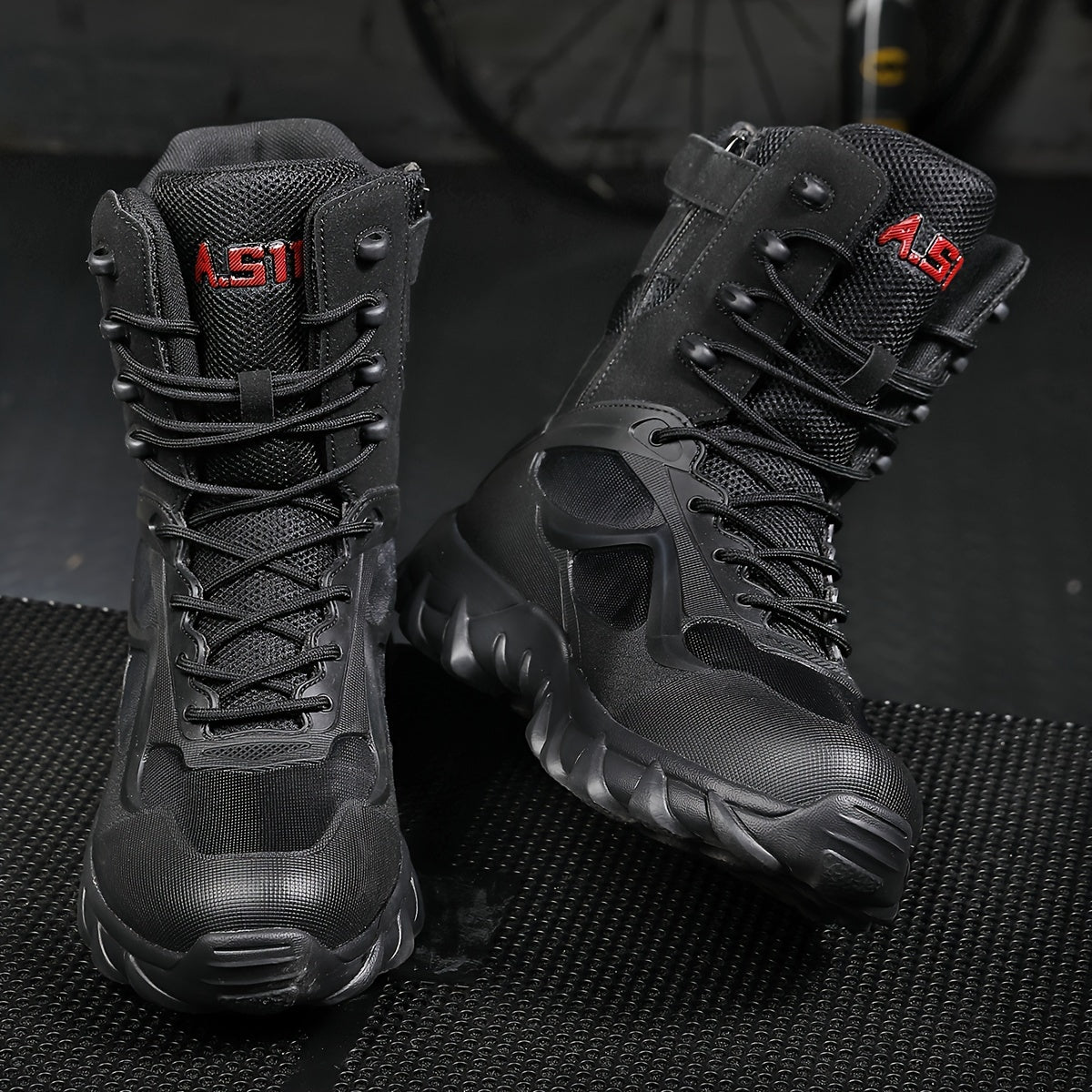 High-top hiking boots for men with breathable fabric, non-slip soles, and zip/lace closure, perfect for all seasons including autumn.