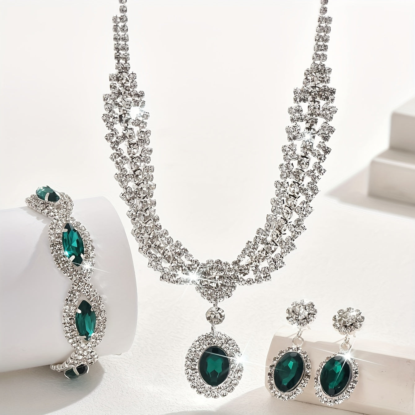 Stunning Bridal Jewelry Set featuring a Necklace and Earrings, Made with Silvery-Plated Copper and Rhinestone Detailing, Ideal for Weddings and Special Events