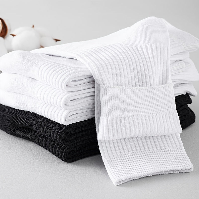 6 pairs of men's black and white thickened mid-tube socks for autumn and winter.