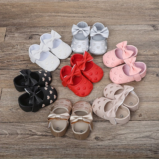 Baby girl sandals for spring and autumn, princess flat shoes for toddlers.