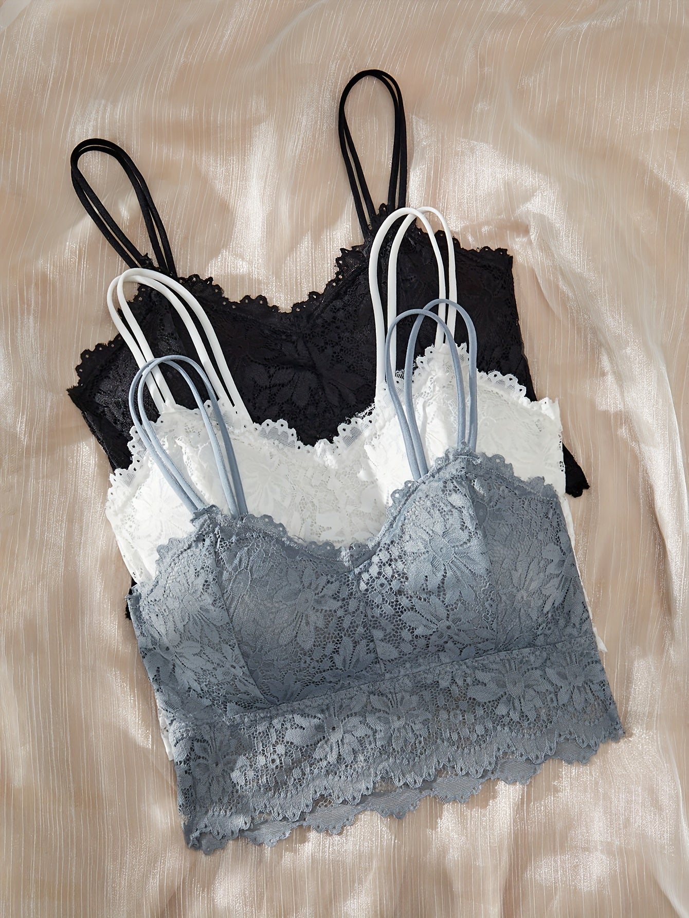 3-piece set of lace wireless bras for women, elegant and comfortable lingerie.