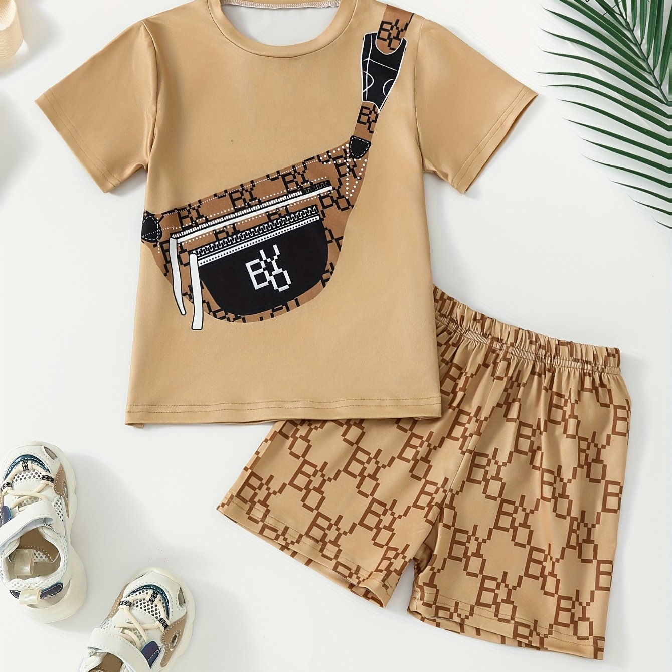 Boys' summer fashion outfit set: beige t-shirt with leopard print chest bag & shorts, casual polyester blend, machine washable. Stylish knit texture, perfect for outdoor wear.