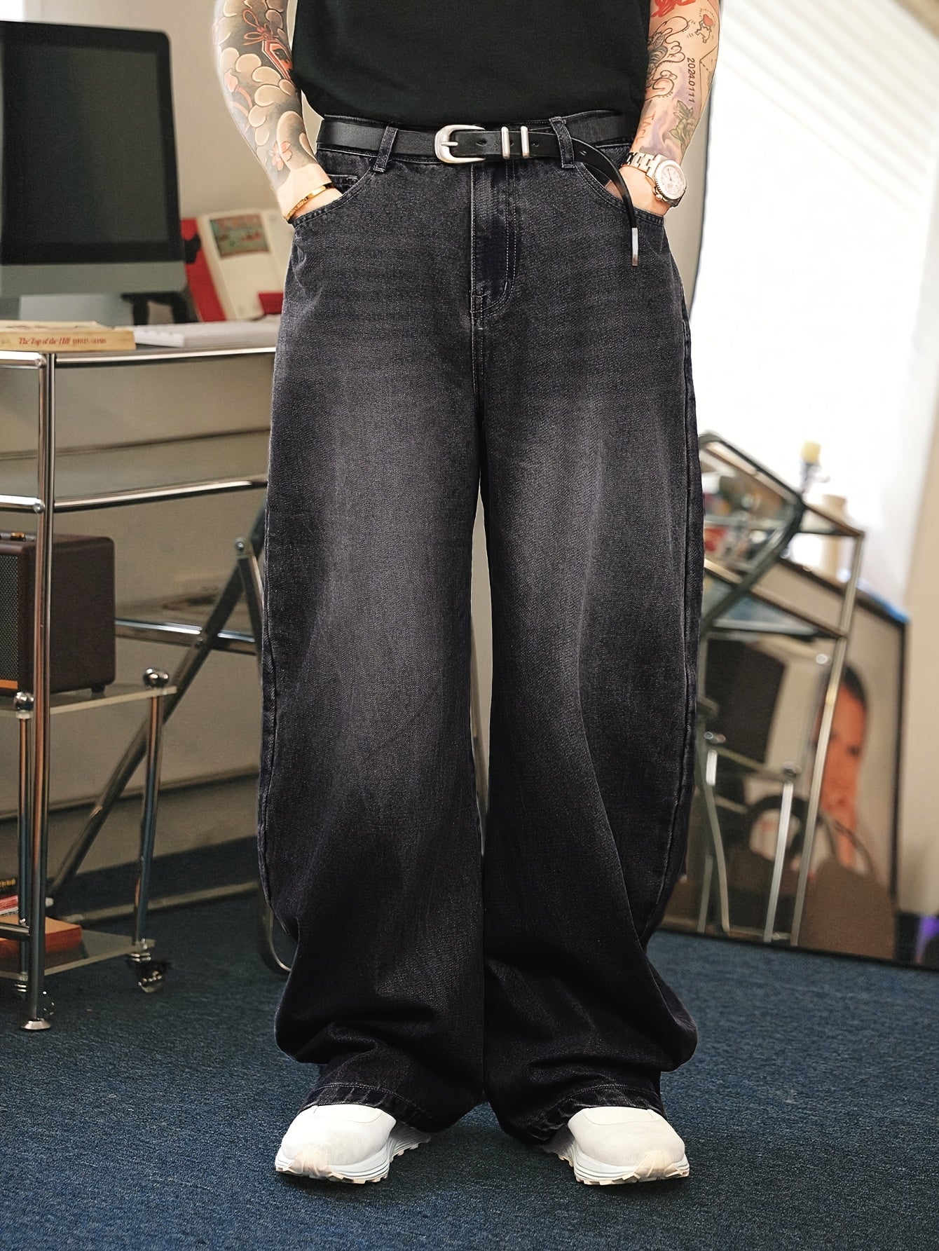 American high street style faded washed loose jeans, simple and versatile long pants without belt or ornaments.