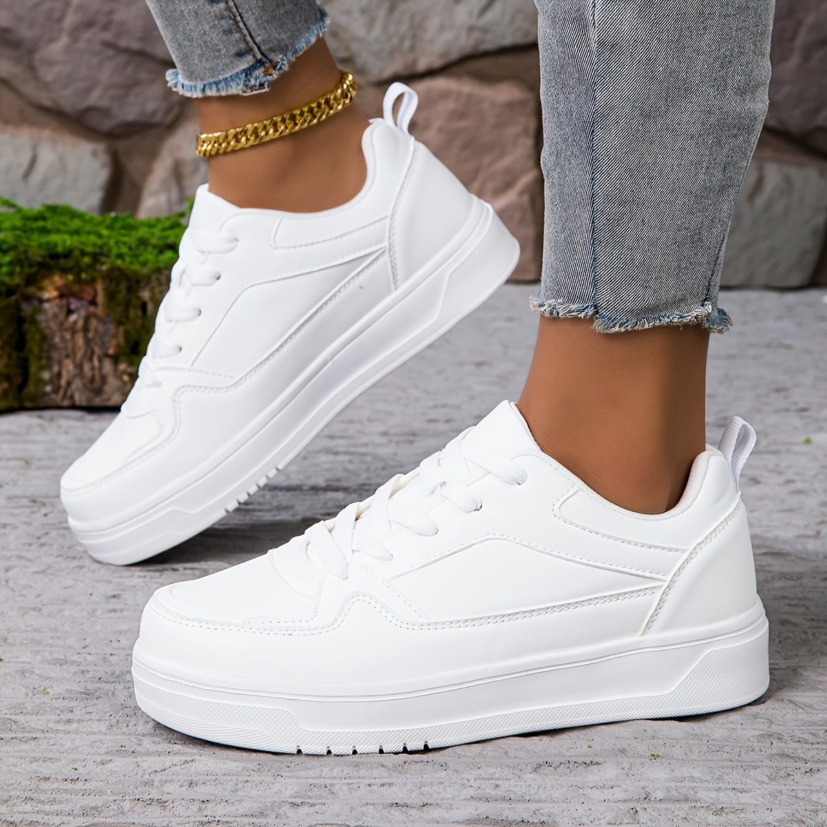 Lightweight lace-up low-top white sneakers for women, featuring a soft EVA insole and breathable PU cover suitable for all seasons.