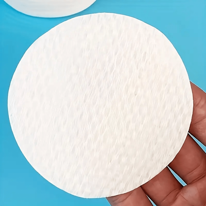 500 Soft & Thick Pattern Facial Cleansing Pads - 6cm Round Makeup Remover Cloths, Fragrance-Free Polyester Fiber, Gentle on Light Beige Skin, Large Bag for Convenient Storage, Gentle