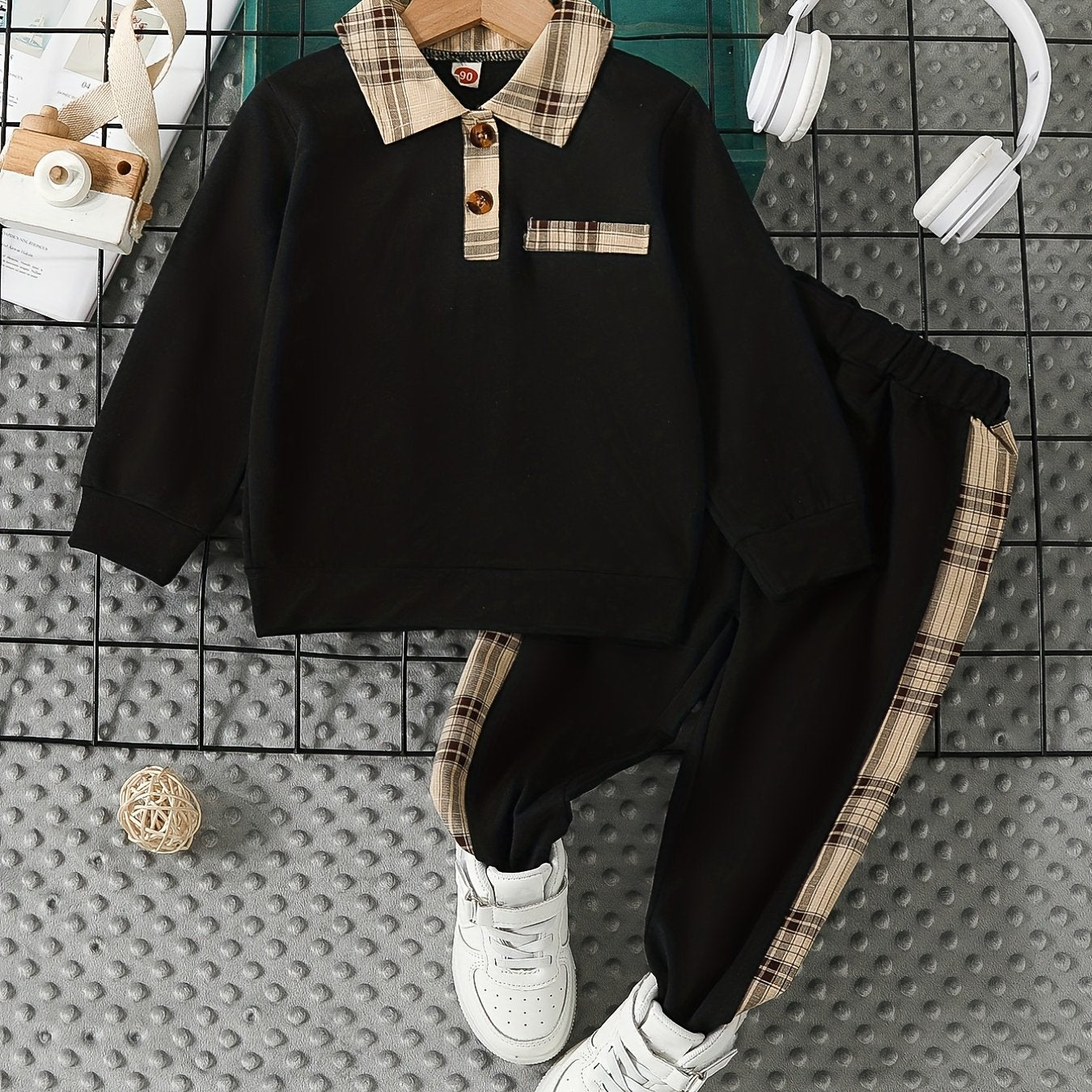 Boys' two-piece polo collar sweatshirt set with plaid collar design and color-blocked plaid pants - perfect for fall and winter outdoor wear.