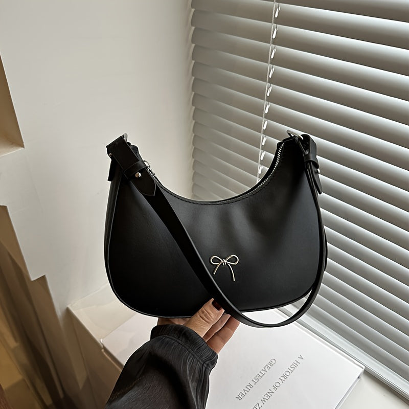 New Korean style shoulder bag with unique design, beautiful and fashionable crescent shape.