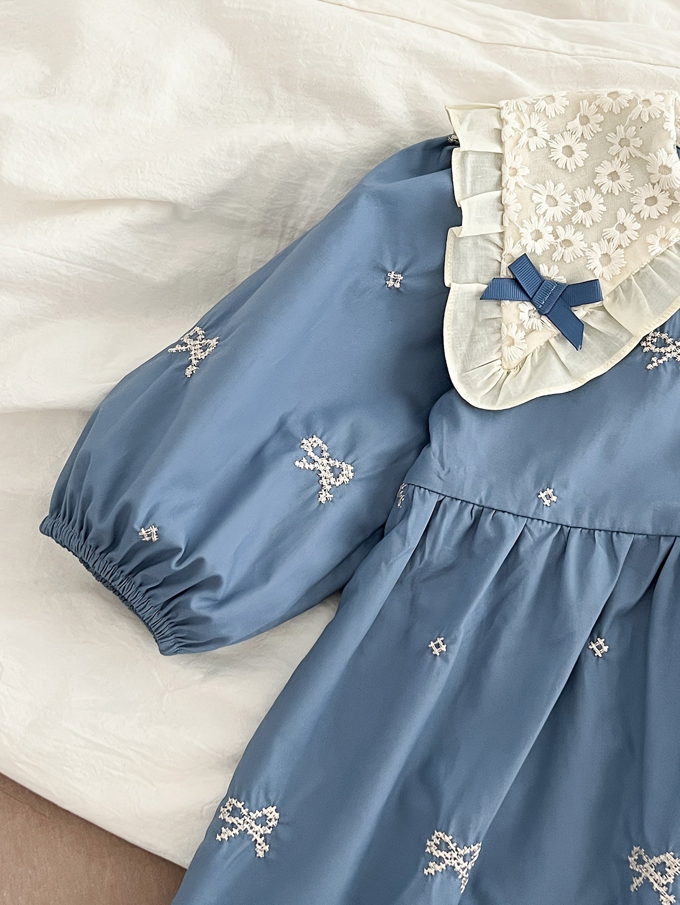 Black long-sleeve dress with lace trim and butterfly collar, featuring cute Korean-style embroidery for girls in spring and autumn