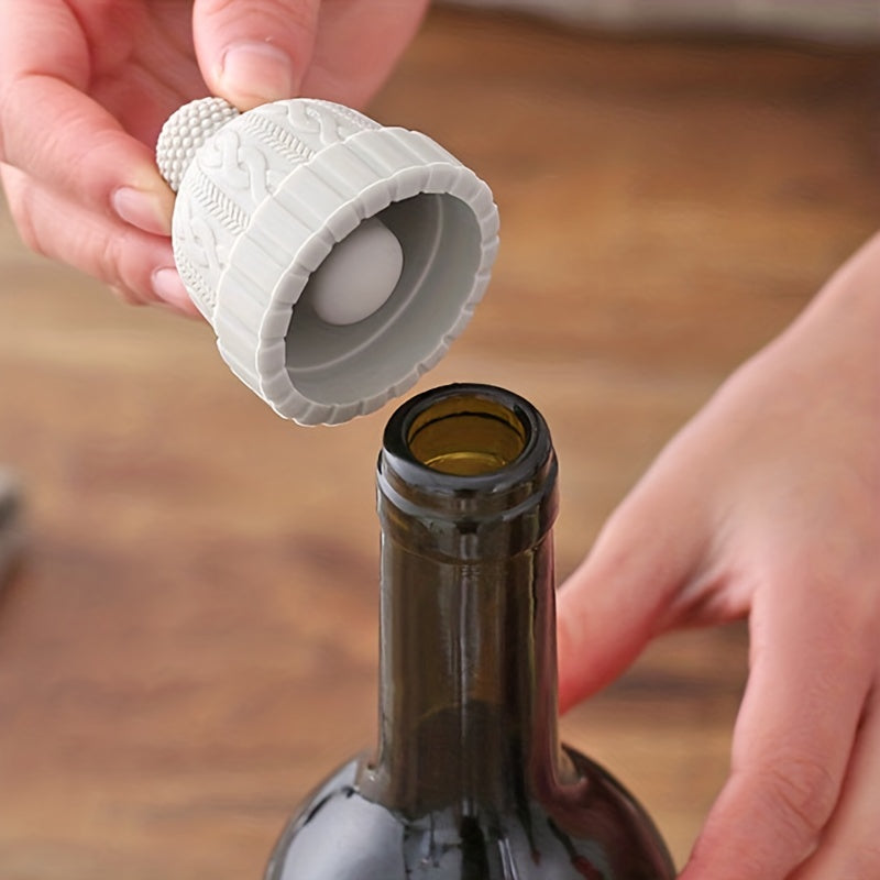 Silicone hat-shaped wine bottle stopper - Great for kitchen and dining, ideal Christmas gift.