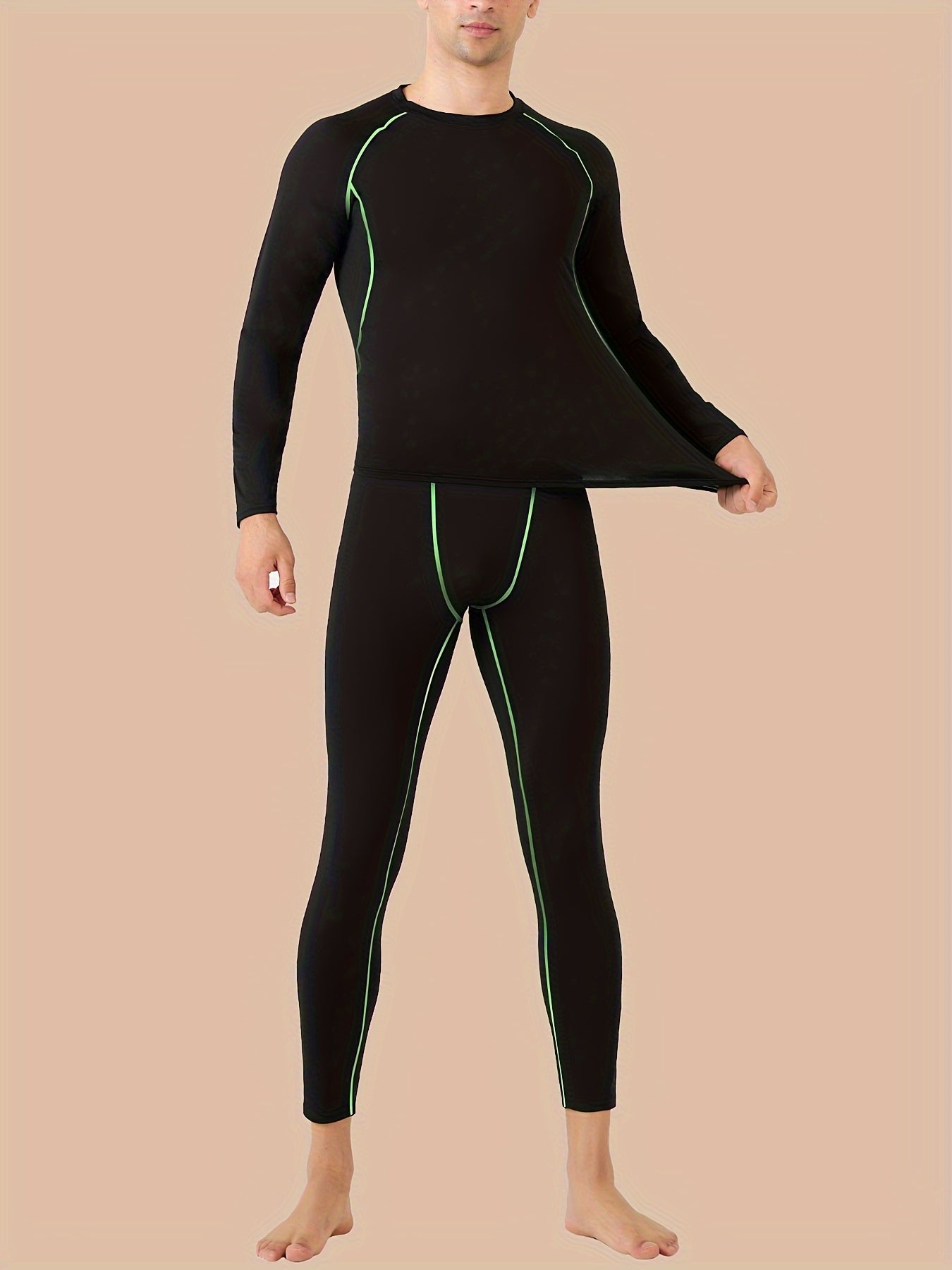 Men's thermal underwear set with fleece lining, perfect for sports and outdoor activities, includes long-sleeve top and pants.