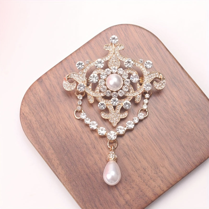 Stylish antique-inspired brooch adorned with faux pearls and sparkling rhinestones, exquisite jewelry perfect for women, ideal for weddings and bridesmaid gifts.