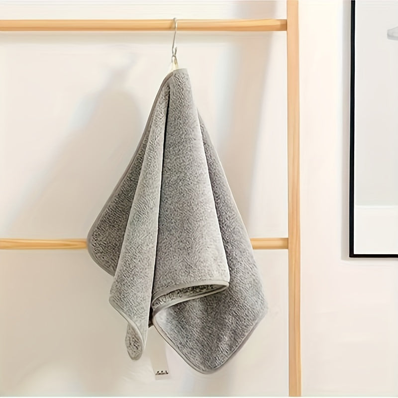 Bamboo Charcoal Fiber Bath Towel set includes a 35*75cm washcloth and a 70*140cm absorbent bath towel suitable for both adult men and women.