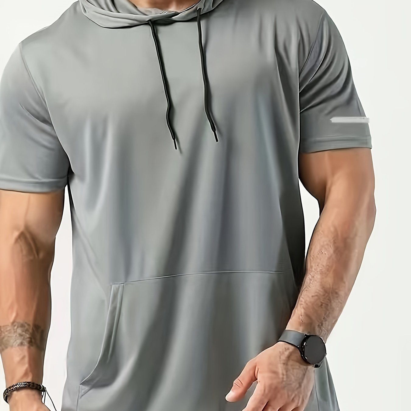 Casual hooded t-shirt for men, ideal for running and workouts, made of breathable polyester with drawstring and reflective detail.