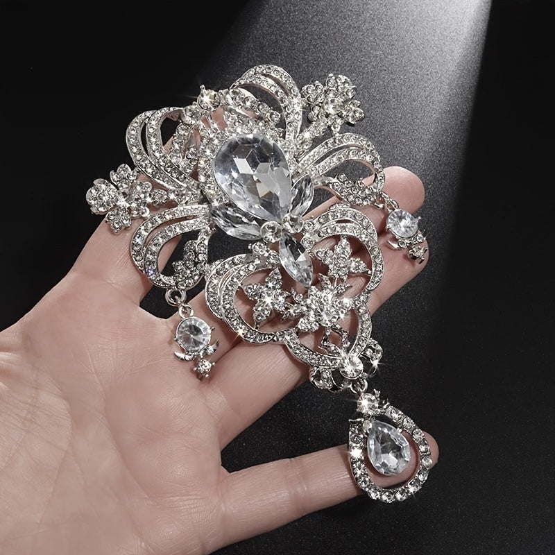 Beautiful Crystal Floral Brooch Pin with Sparkling Rhinestones and Alloy Base - Perfect Gift for a Special Occasion