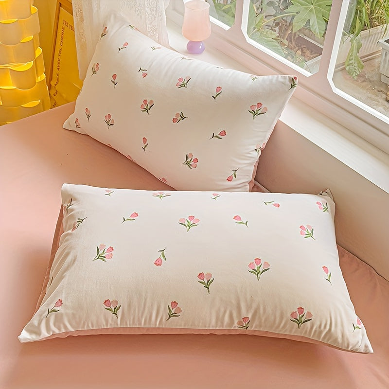 One pack of 1 piece small floral fresh INS style pillowcase. It is washed for a soft and comfortable feel with a floral print design.