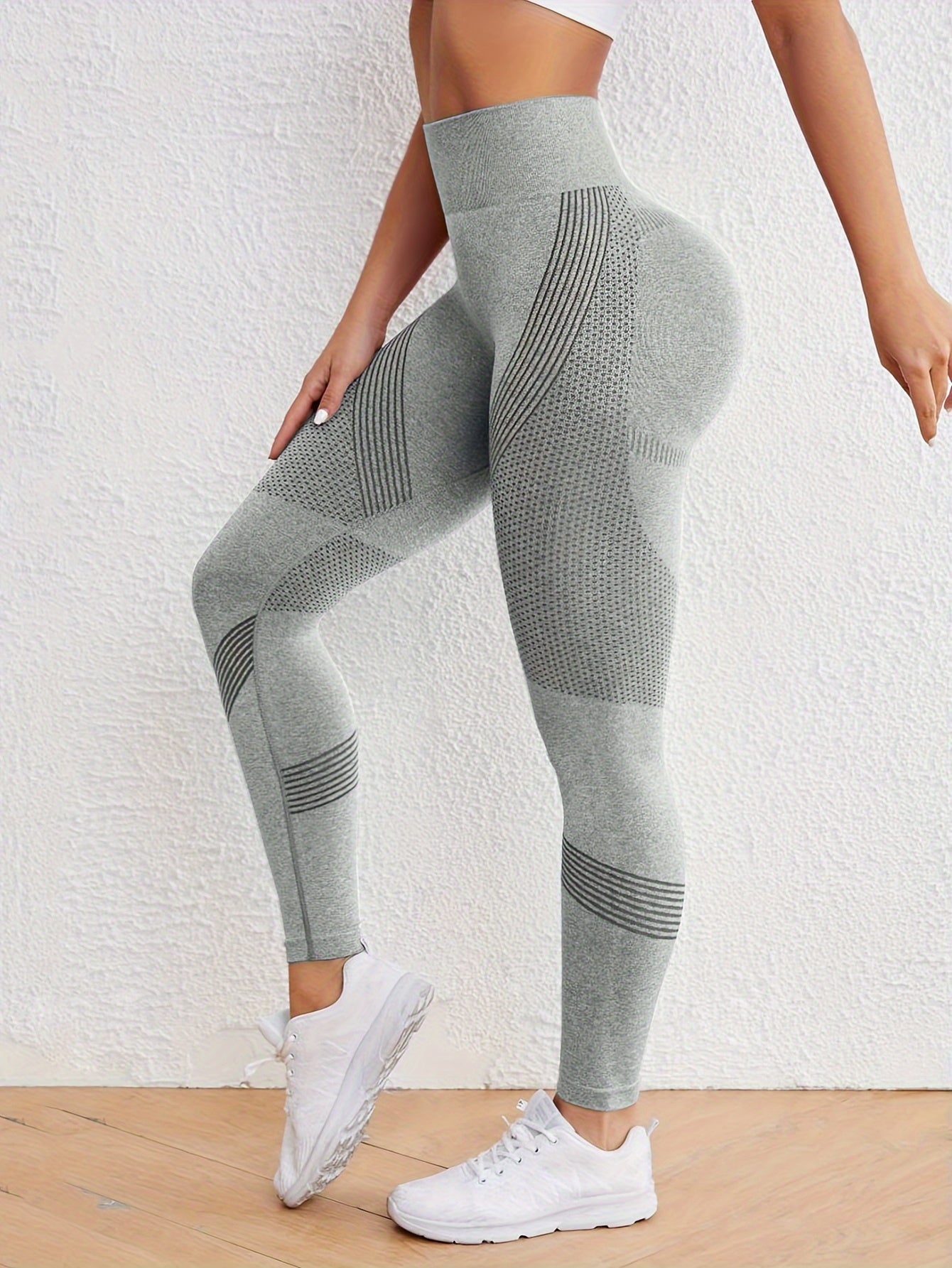 High waist seamless yoga pants, quick-drying, high-stretch butt-lifting slimming leggings for women's activewear.