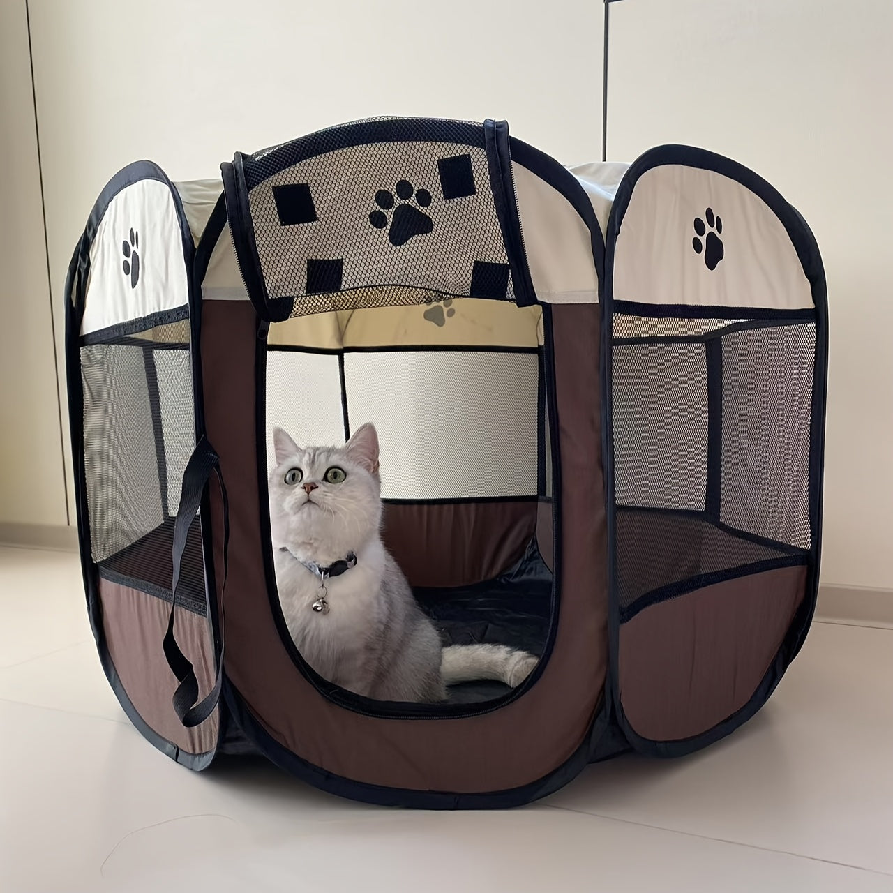 Pet cage with eight sides, folding and resistant to wear, made of Oxford cloth. Ideal for containing dogs and cats, providing a breathable space for pets.