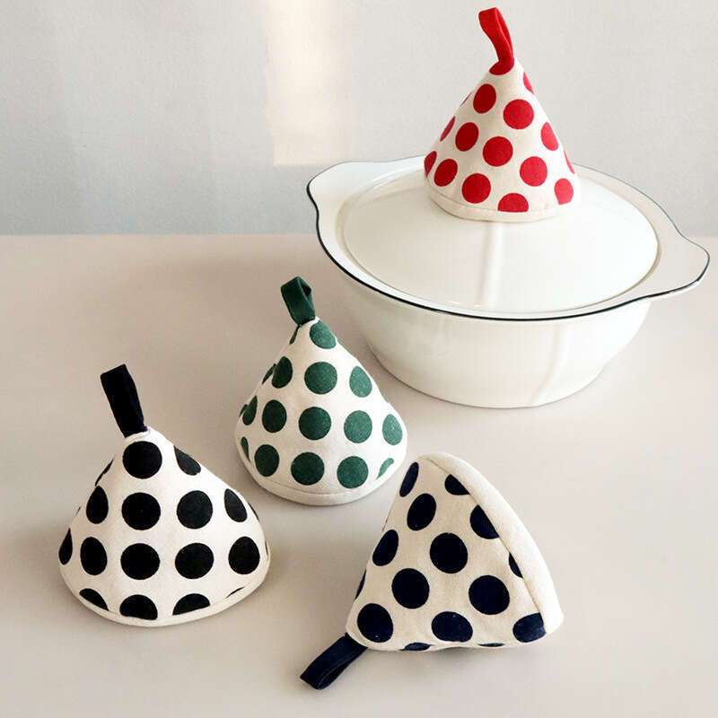 Cute Cone-Shaped Pot Lid Holders, 2-Pack Insulated Triangle Pot Cover Clips, Lid Grip Gloves for Anti-Scalding Protection, Kitchen Accessories for Cooking and Home Decor