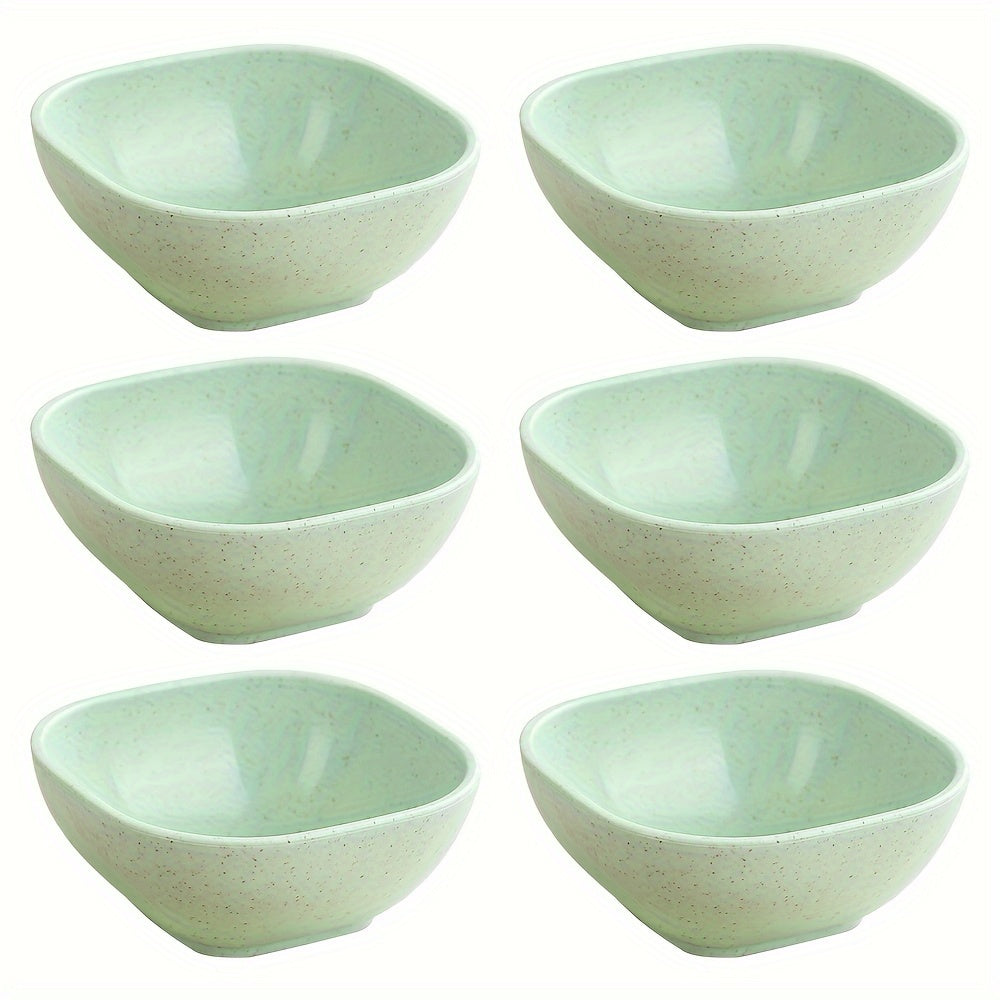 6 pack of 9.65 cm square dessert bowls made of rust-resistant polypropylene (PP). Ideal for serving condiments, jam, and side dishes in the home kitchen and dining.