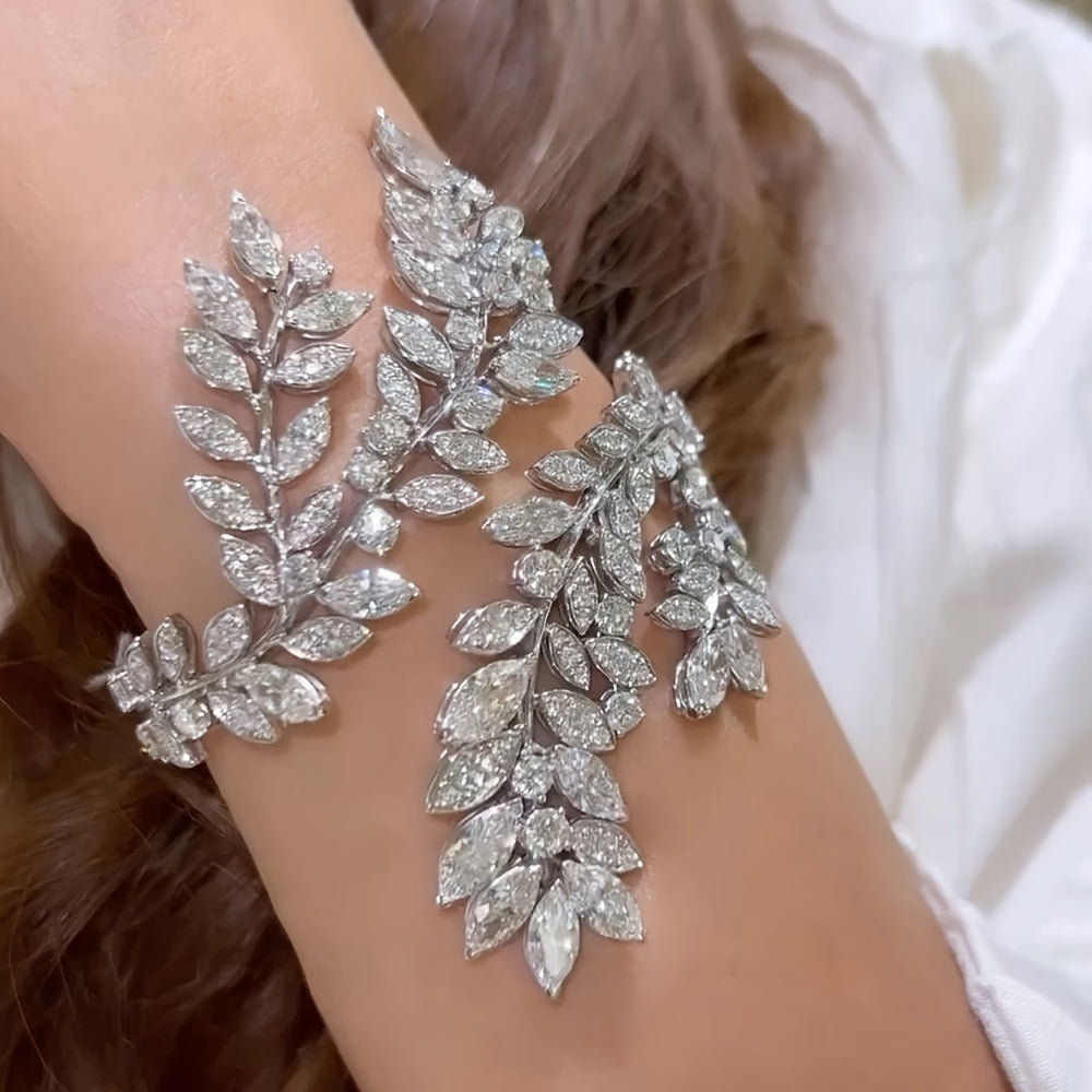 Stylish Leaf Bracelets for Women, Elegant European and American Brides, Perfect for Wedding Dresses. Sparkling Rhinestone Open Bracelets, Exuding a Touch of Luxury and Elegance, Ideal for Special Occasions.