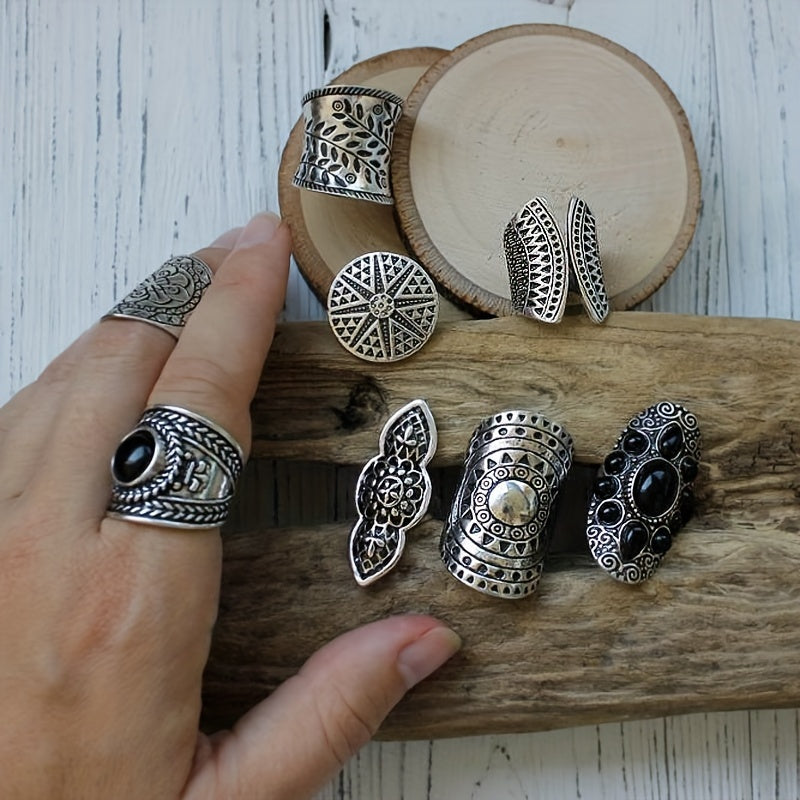 A collection of 8 autumn and winter themed retro rings featuring wide faces, exaggerated bohemian style, and intricate three-dimensional carvings. Perfect for everyday wear or as a special gift for friends during any occasion.