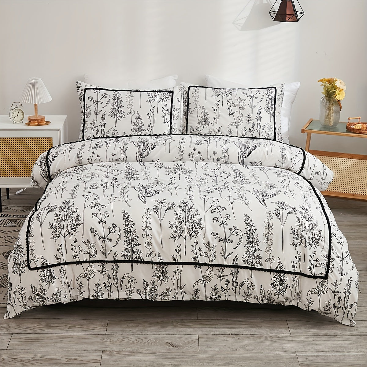 Bohemian Print Duvet Cover Set - 3 Piece, Queen/King Size, Made of Polyester Microfiber with Brushed Fabric for Added Softness, Features Zipper Closure for Easy Use, Machine Washable for Convenience, Decorated with Ball Accents, Provides All Season