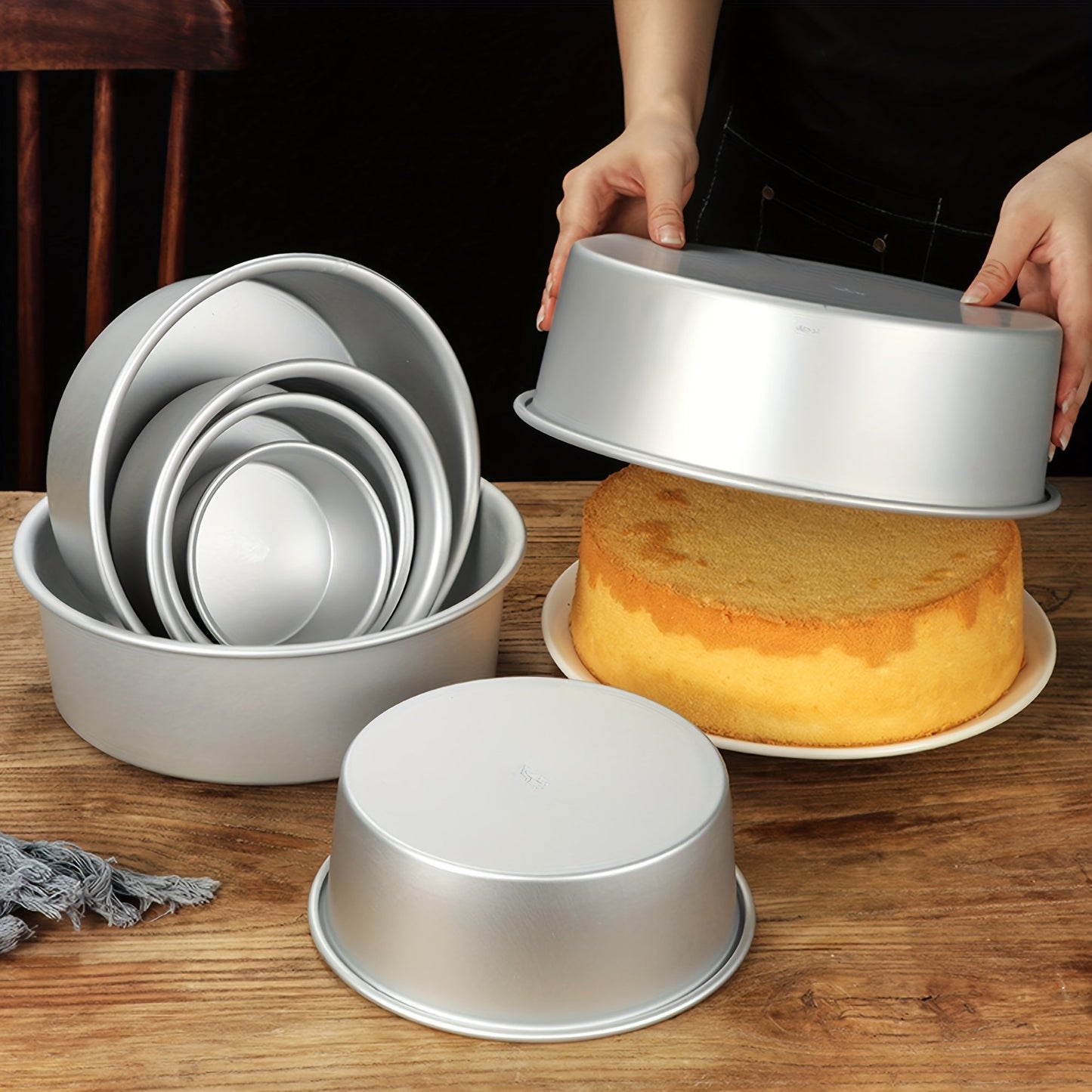 Thickened 8-Inch Round Oven Cake Mold with Solid Bottom for Household Use - Made of Anodized Aluminum, Perfect for Chiffon Cakes