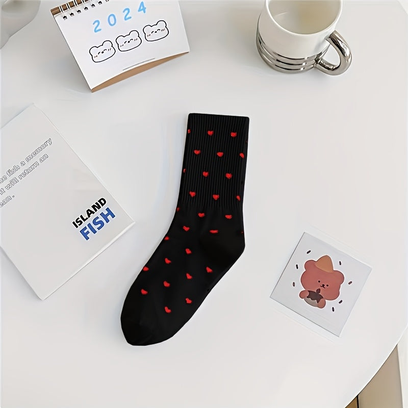 Women's fashion socks with heart pattern, comfortable and breathable mid-length style