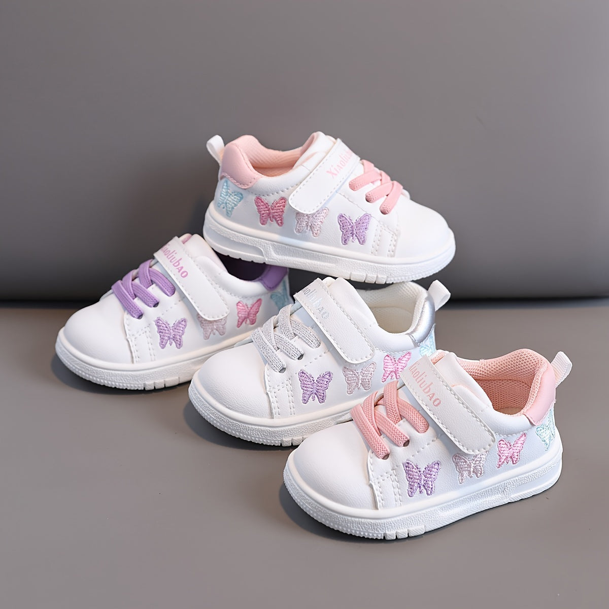 Spring and Autumn Children's breathable toddler shoes with soft soles, designed for boys and girls to prevent slipping and collisions.