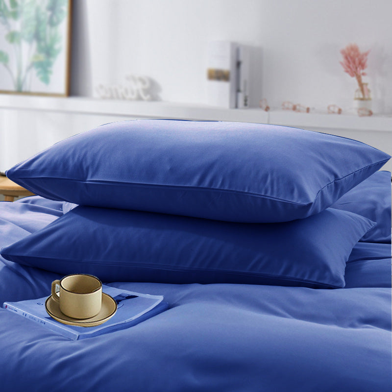 This set includes 2 soft sanded pillowcases made of 100% polyester. These non-wrinkle pillowcases are easy to care for and fade-resistant. They are crafted from lightweight 90g woven fabric that is machine washable. Please note that pillows are not