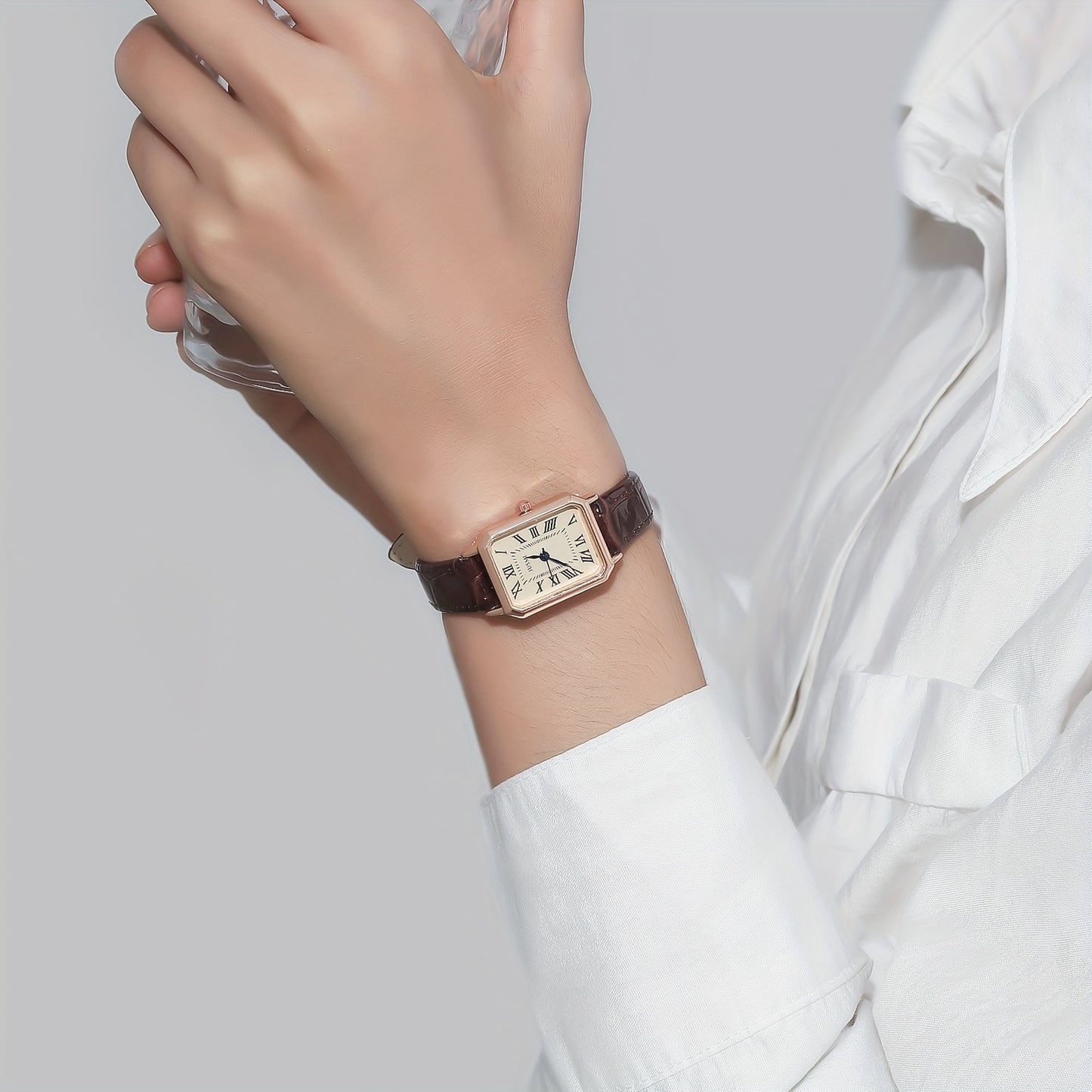 Women's Retro PU Leather Quartz Watch with Rectangle Pointer and Rome Fashion Analog Style