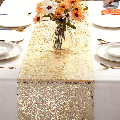 High-quality glittering metal table runner, ideal for DIY projects and special occasions such as parties and weddings, including Valentine's Day. Can be easily cut to desired size.