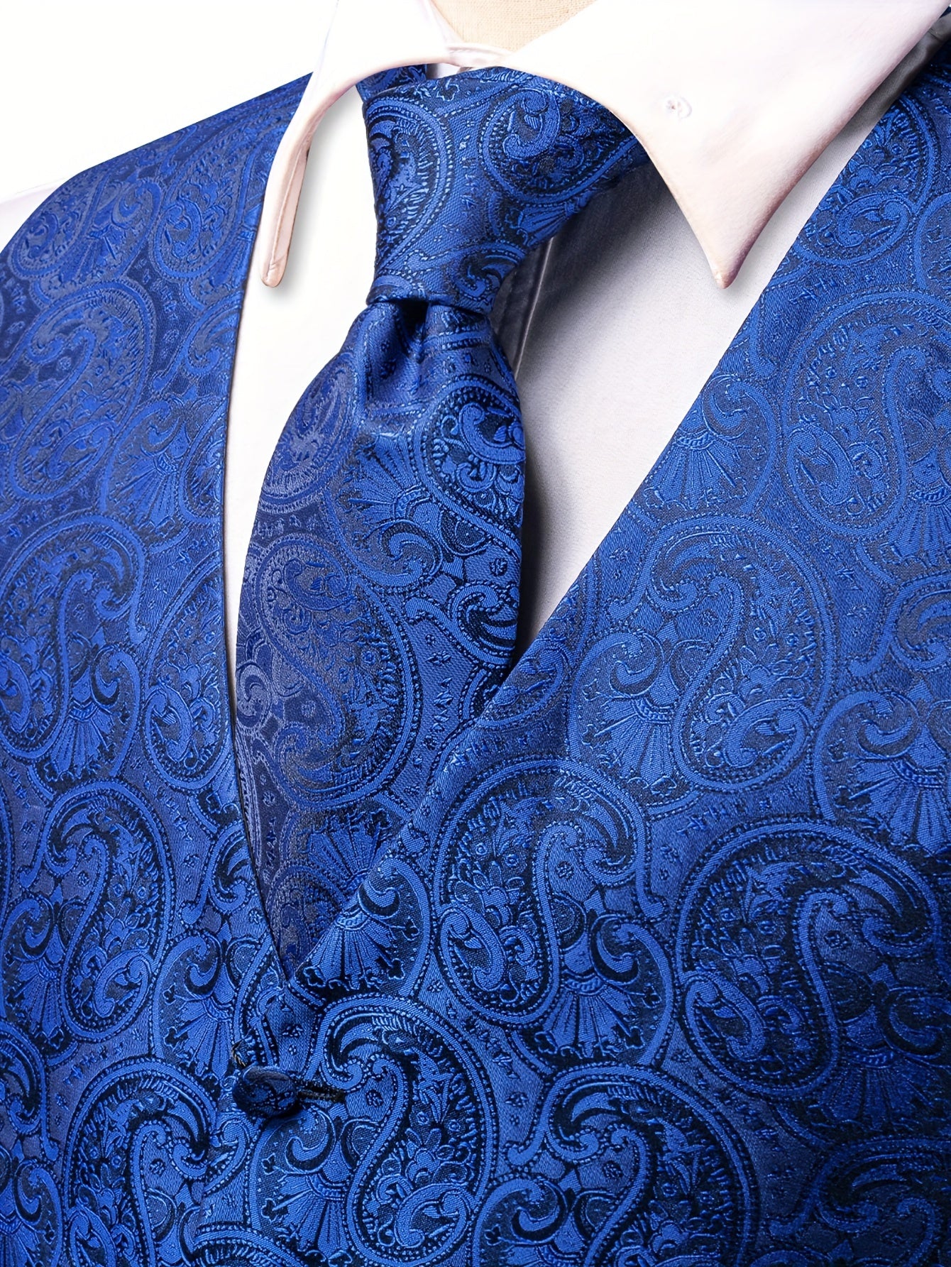 Stylish paisley suit vest set with matching accessories for plus size men.