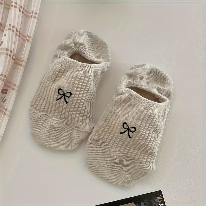 5 pairs of cute and sweet low cut boat socks with bow print for women.