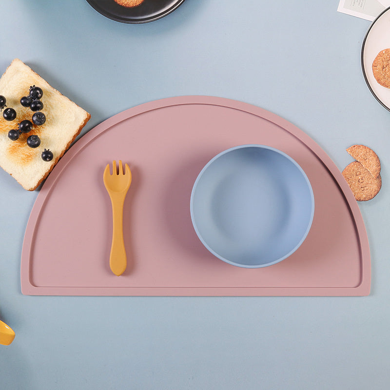 Ensure your baby's meals stay clean and safe with this food-grade silicone baby placemat! The perfect gift for Christmas, Halloween, or Thanksgiving.