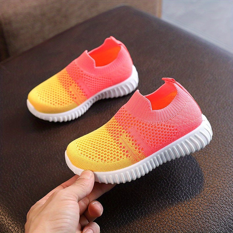 Breathable mesh shoes for boys and girls toddlers in mixed colors; slip-on low top sneakers for all seasons.