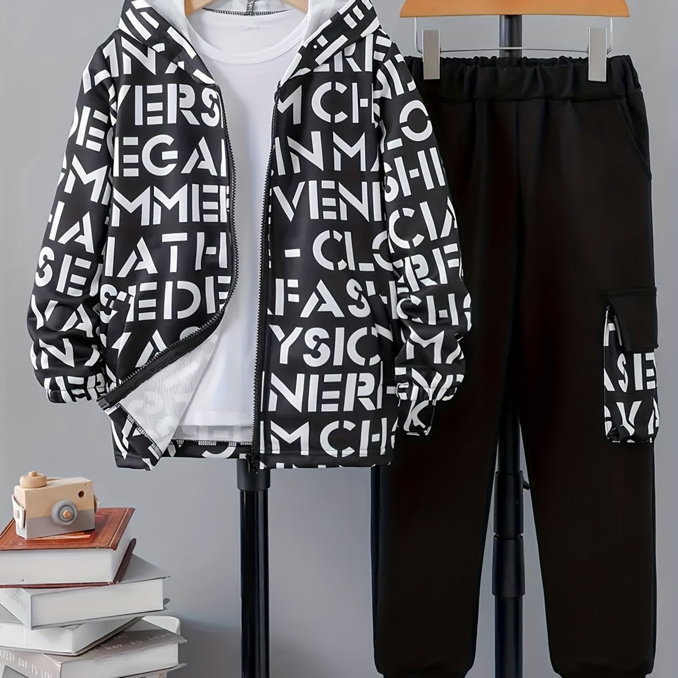 Boys' 2-piece Co Ord Set: Long Sleeve Zipper Hoodie & Joggers with Pocket, Trendy Letter Pattern, Perfect for Summer Outdoors.