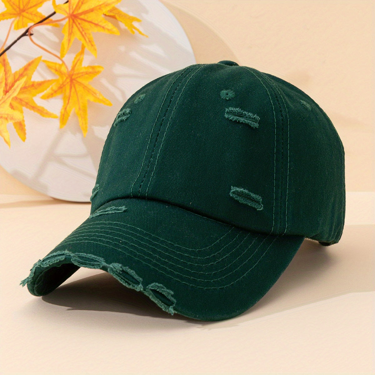 Stylish baseball cap with breathability and sun protection, suitable for both women and men