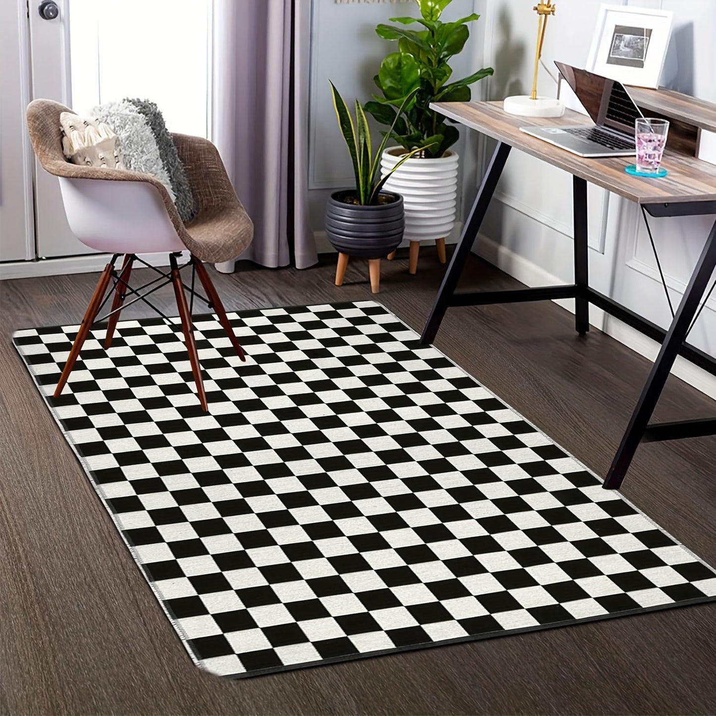 Black and white checkered carpet, 1 piece, made of non-slip polyester material. This machine-made floor mat is 100% polyester and can be hand washed. Suitable for indoor use in the bedroom, entryway, living room, kitchen, and bathroom. It weighs 480g and