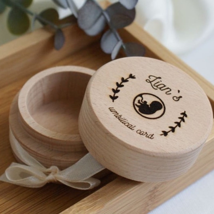 1 piece of personalized engraved wooden box for storing a baby's first hair and umbilical cord.