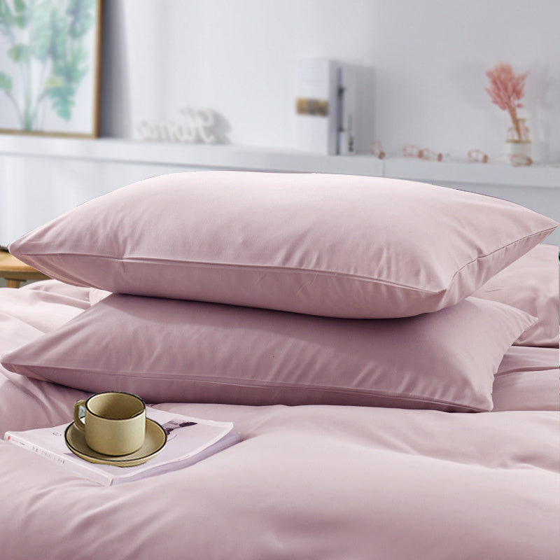 This set includes 2 soft sanded pillowcases made of 100% polyester. These non-wrinkle pillowcases are easy to care for and fade-resistant. They are crafted from lightweight 90g woven fabric that is machine washable. Please note that pillows are not